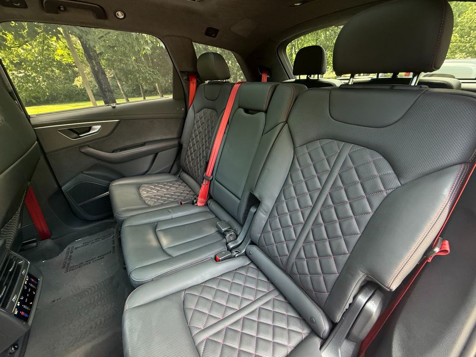 2025 Audi SQ7