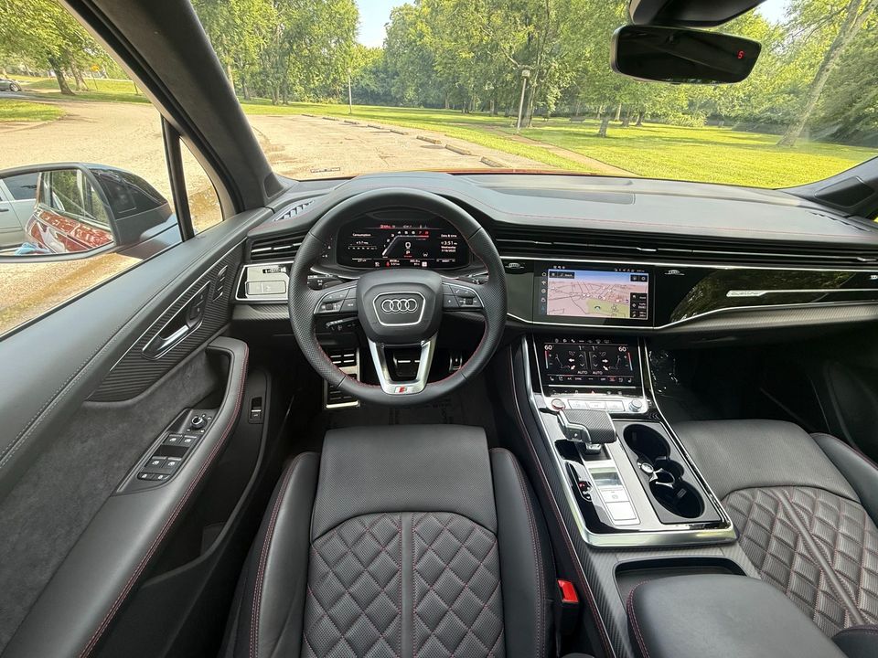 2025 Audi SQ7