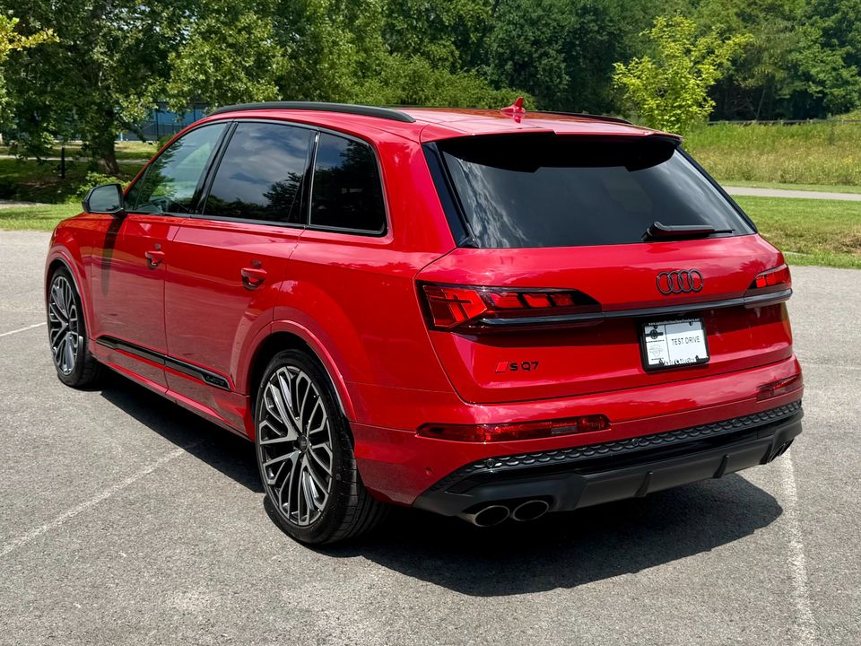 2025 Audi SQ7