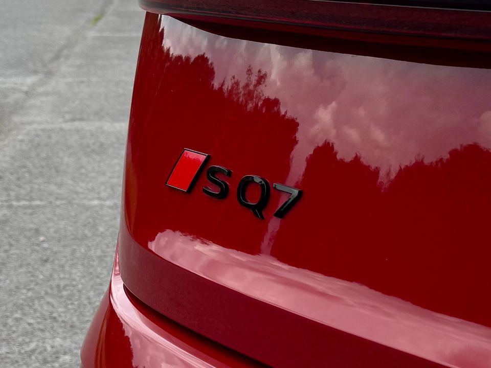 2025 Audi SQ7