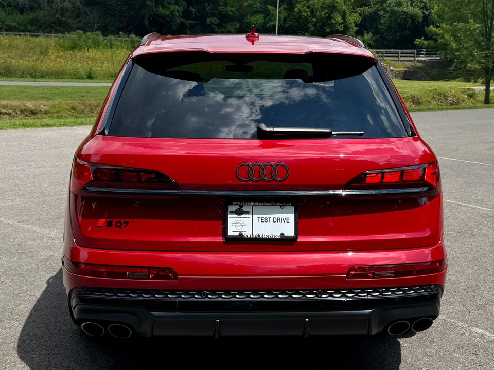 2025 Audi SQ7