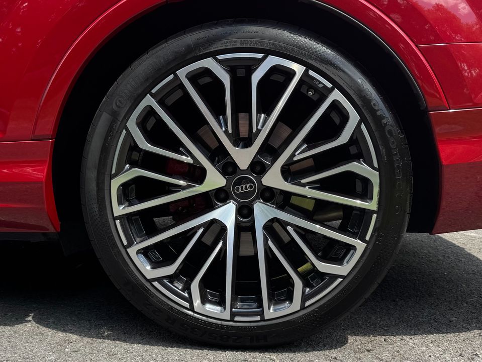 2025 Audi SQ7