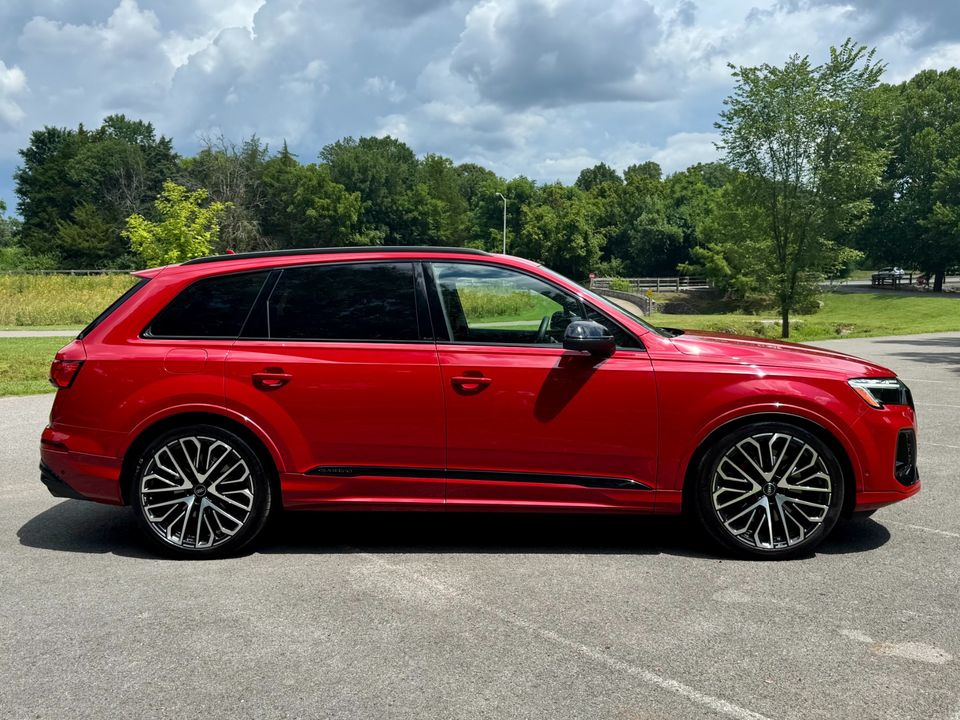 2025 Audi SQ7
