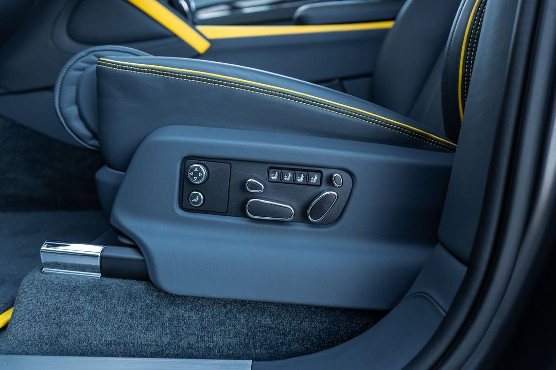 2025 Bentley Bentayga