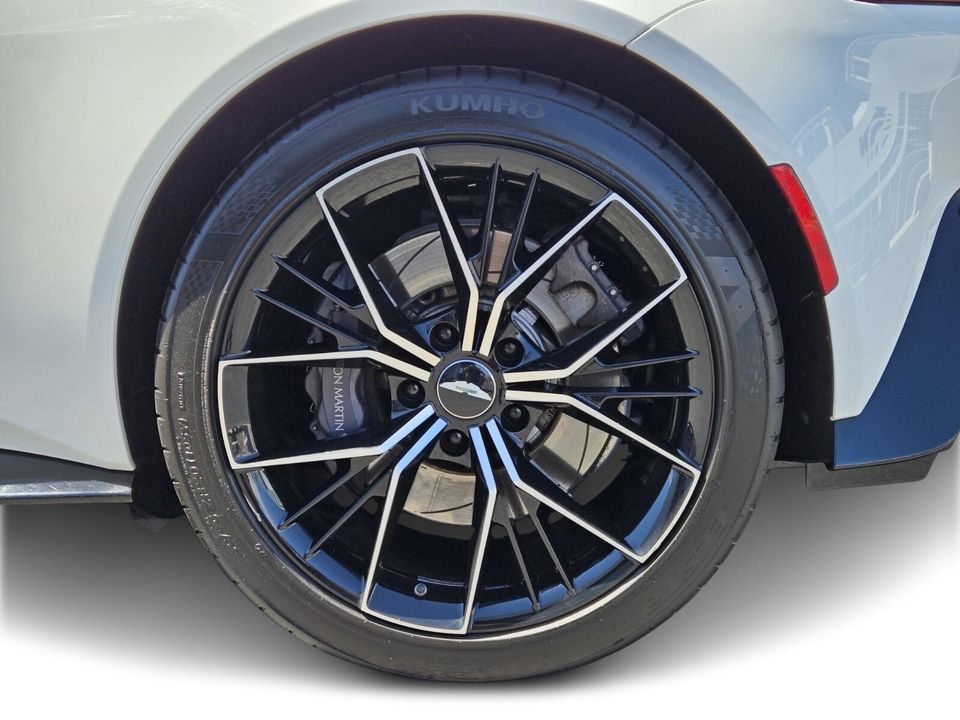 2022 Aston Martin Vantage