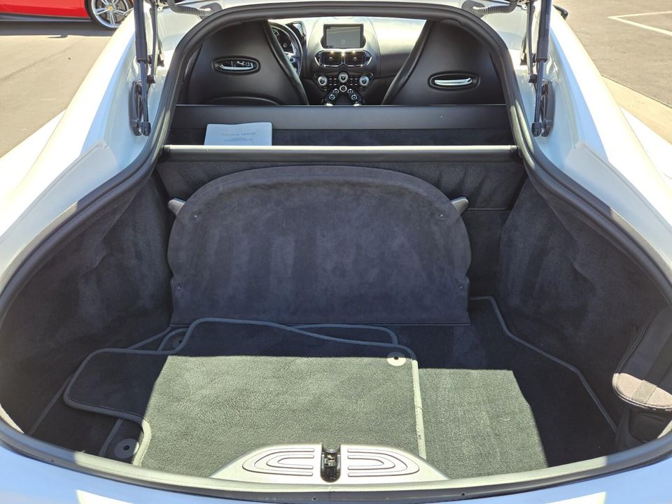 2022 Aston Martin Vantage