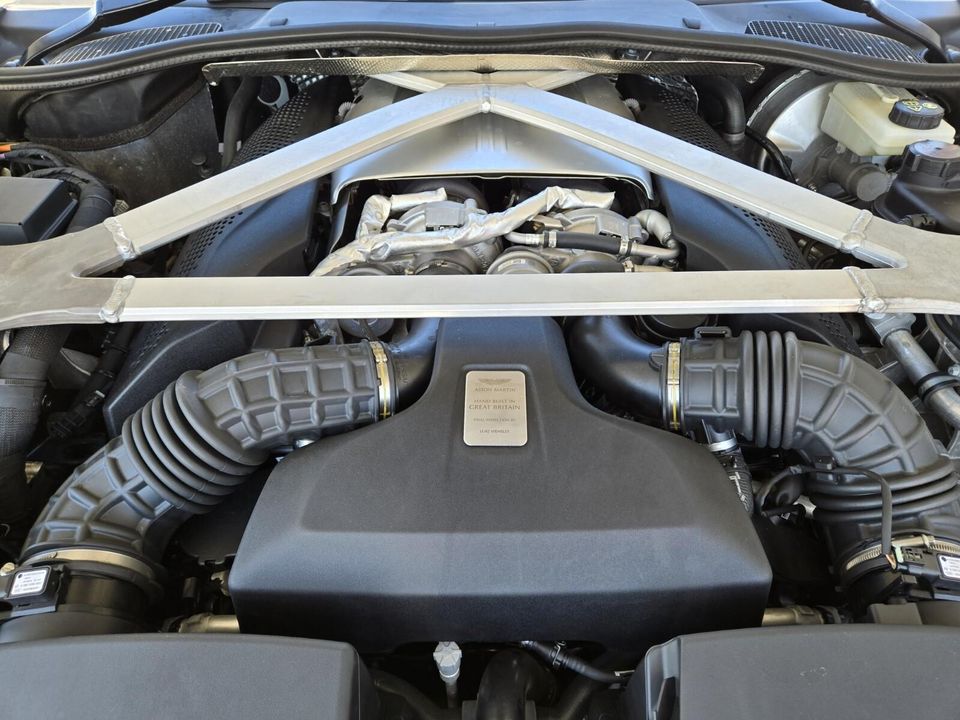 2022 Aston Martin Vantage