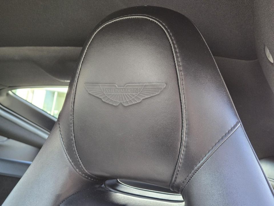 2022 Aston Martin Vantage