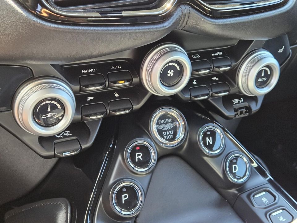 2022 Aston Martin Vantage