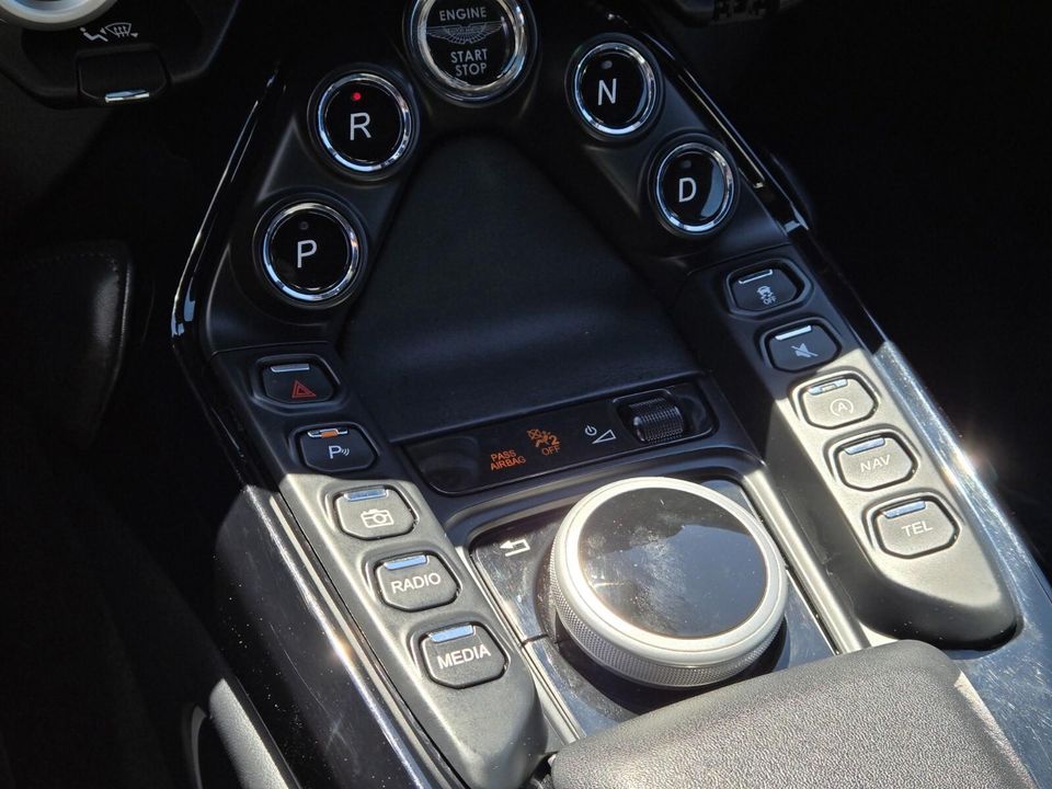 2022 Aston Martin Vantage