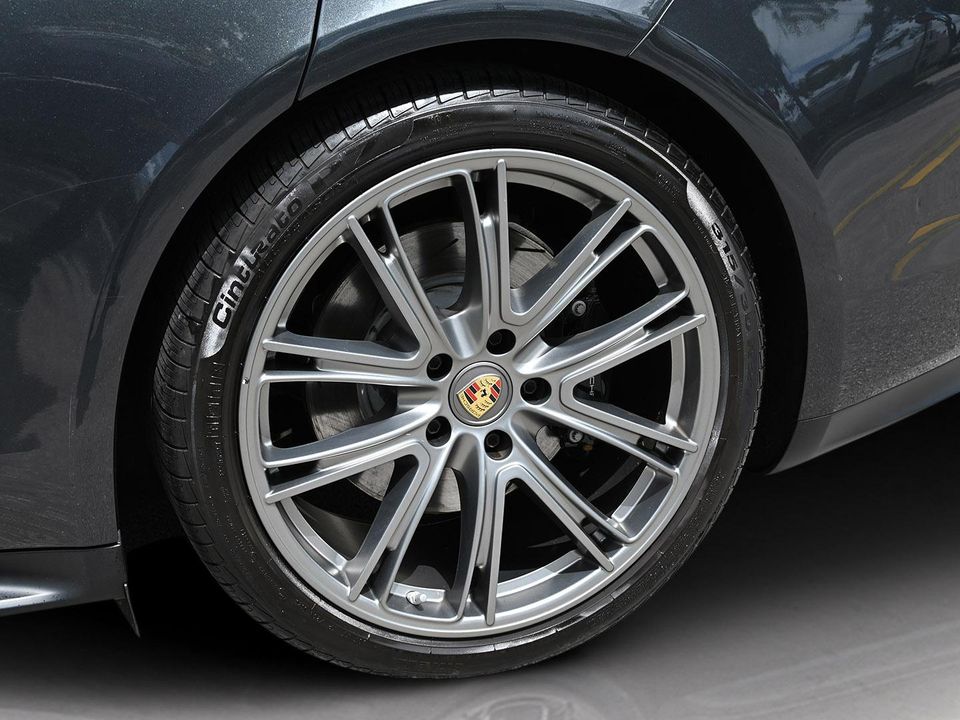 2023 PORSCHE PANAMERA