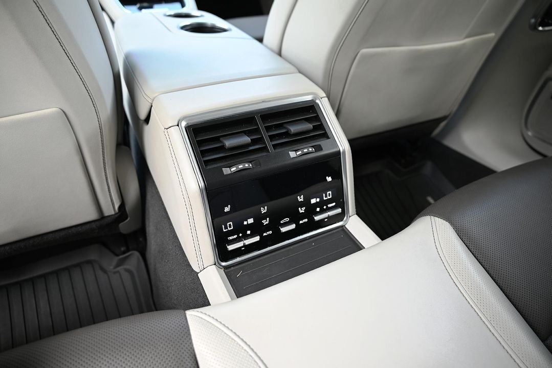 2023 PORSCHE PANAMERA