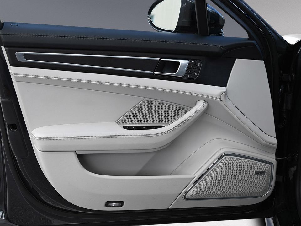 2023 PORSCHE PANAMERA
