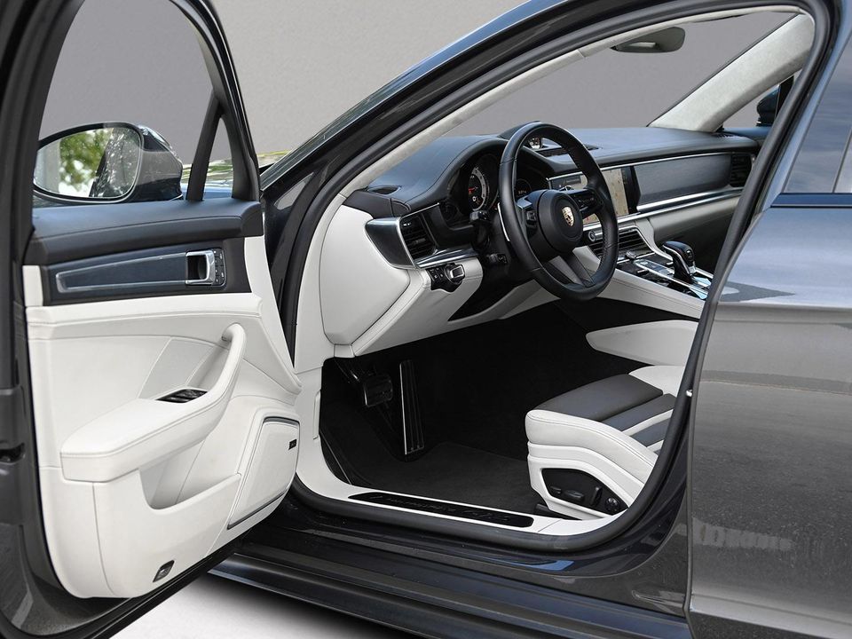 2023 PORSCHE PANAMERA