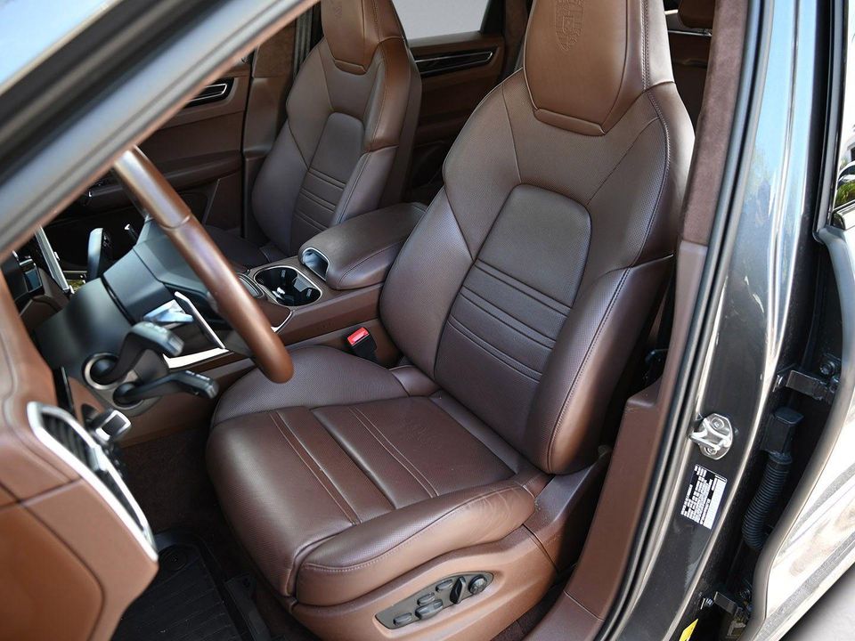 2023 Porsche Cayenne