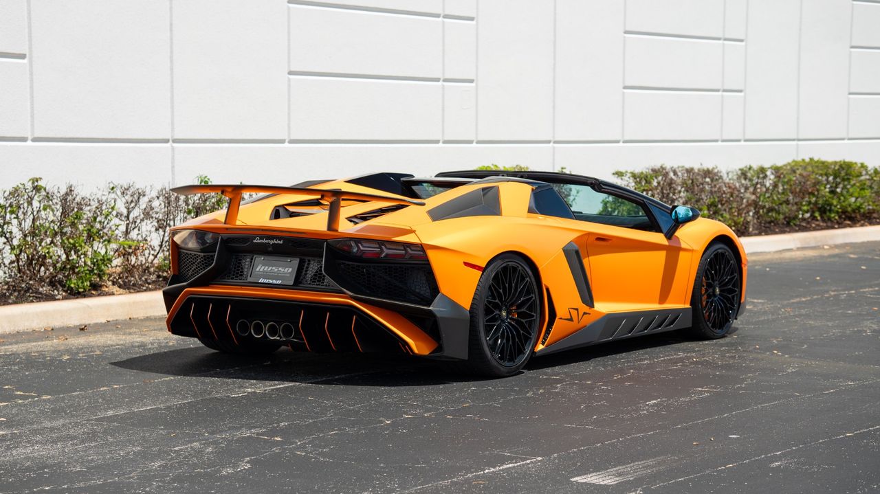 2017 Lamborghini Aventador