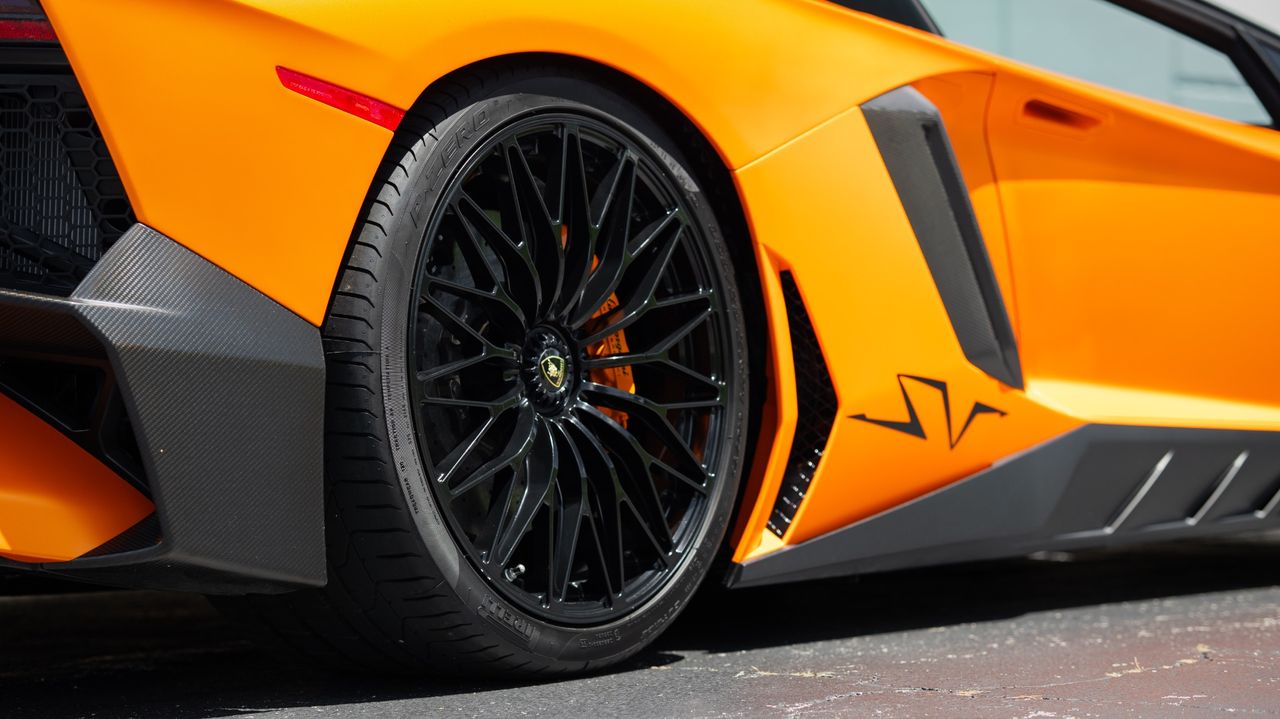 2017 Lamborghini Aventador