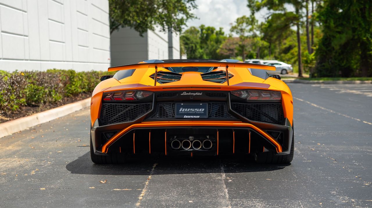 2017 Lamborghini Aventador