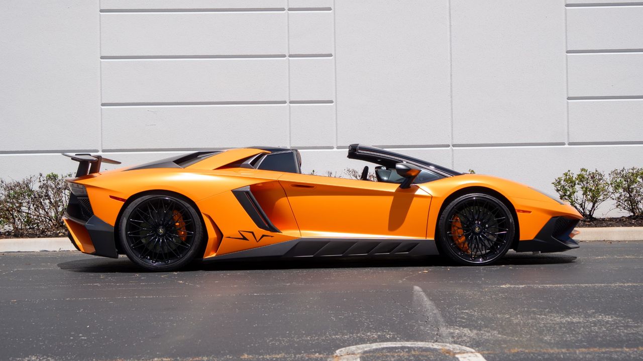 2017 Lamborghini Aventador