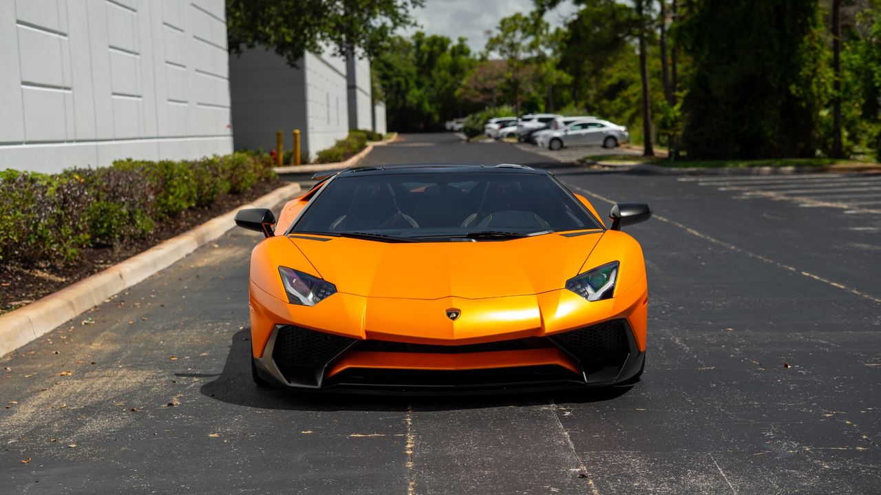 2017 Lamborghini Aventador