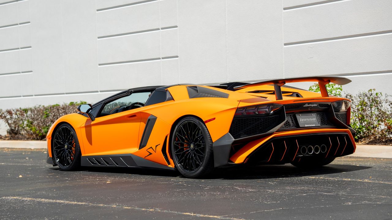 2017 Lamborghini Aventador