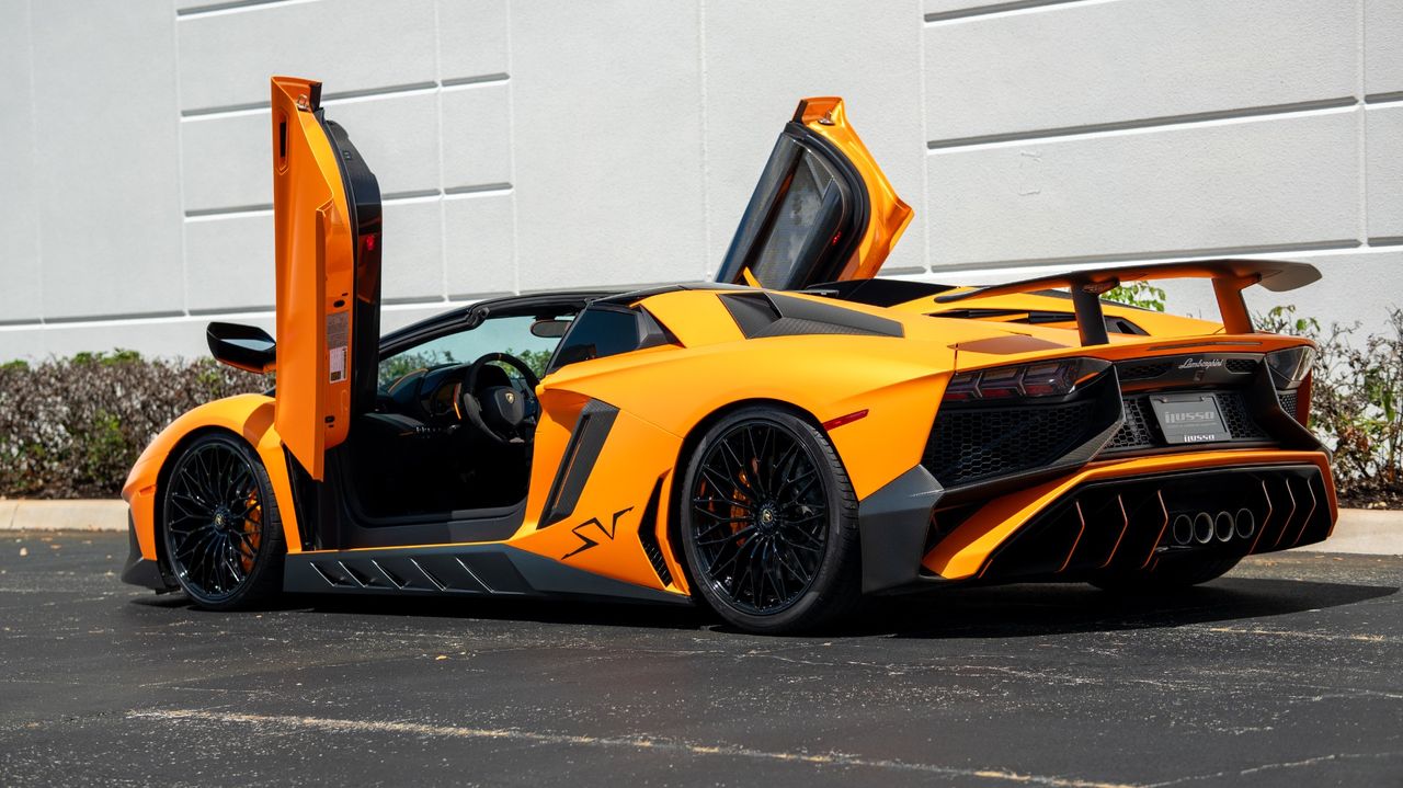 2017 Lamborghini Aventador
