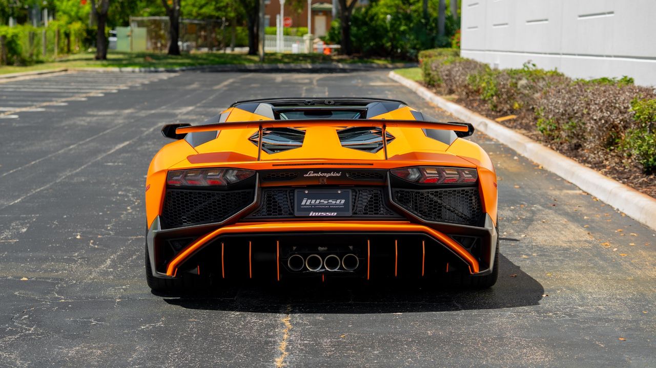 2017 Lamborghini Aventador