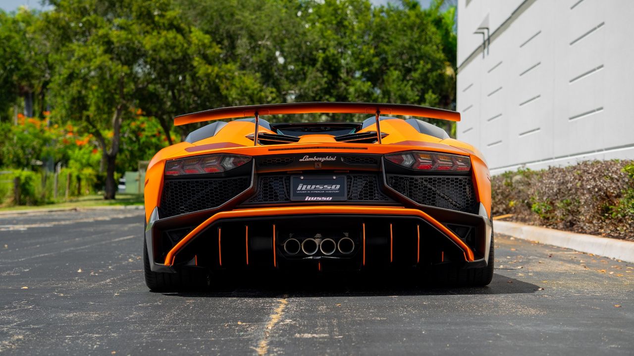2017 Lamborghini Aventador
