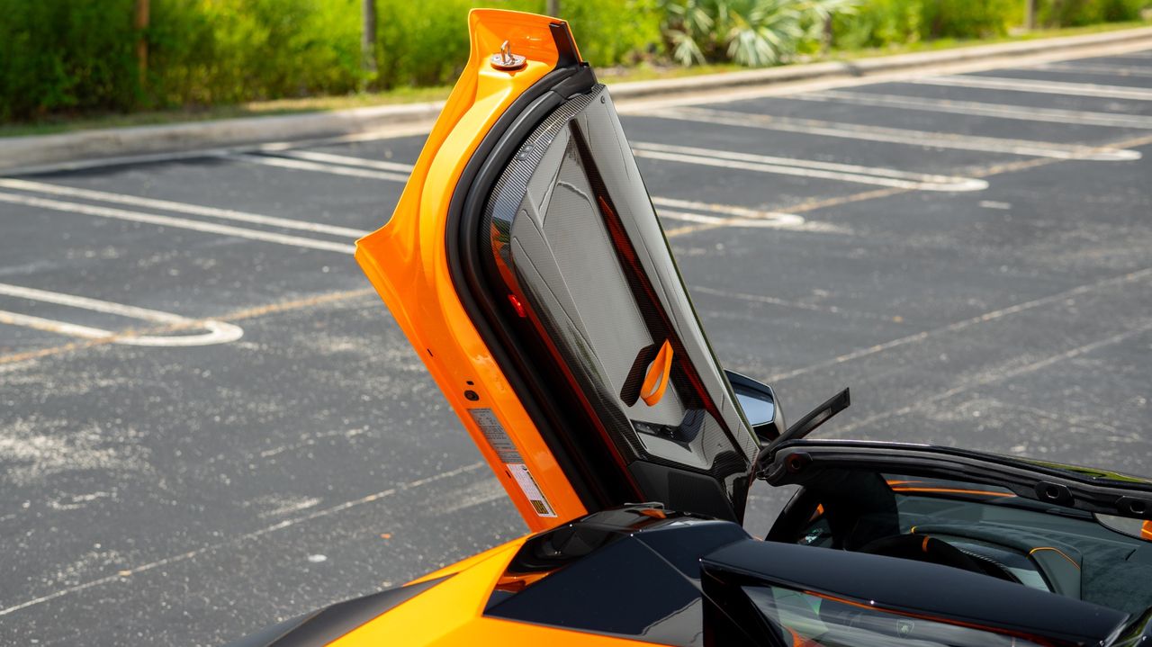 2017 Lamborghini Aventador