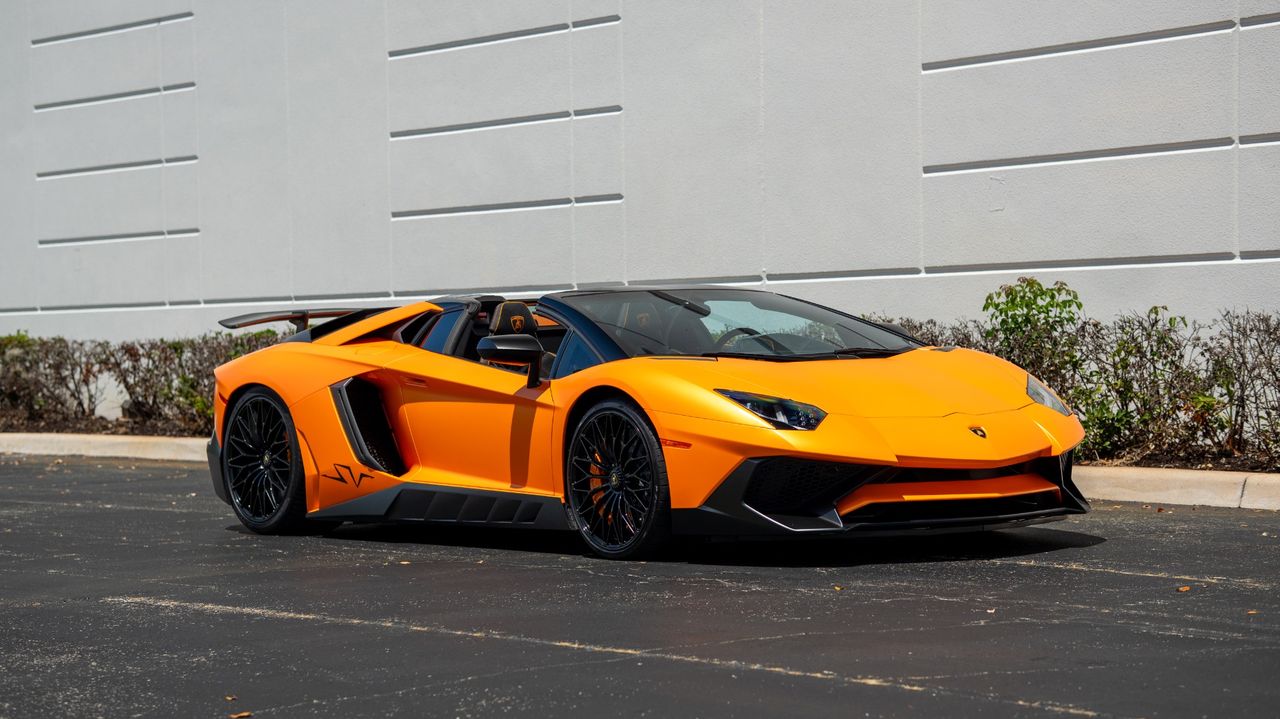 2017 Lamborghini Aventador