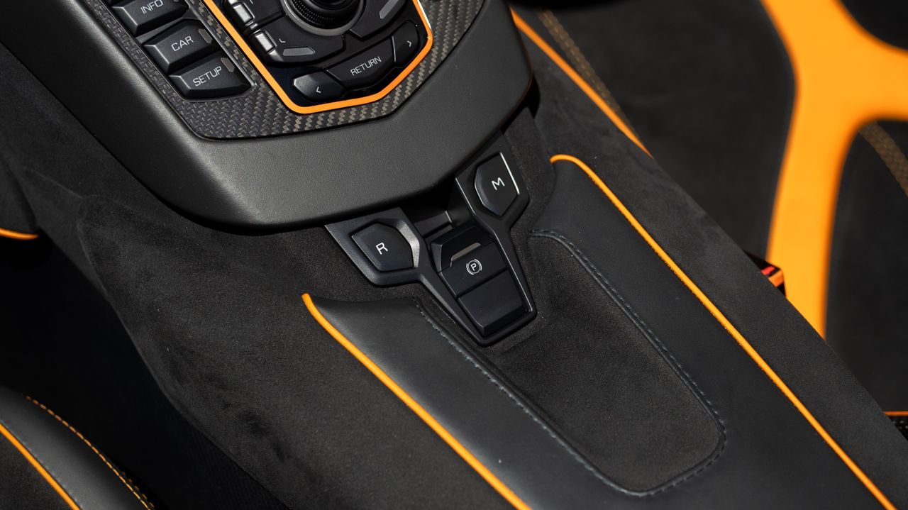 2017 Lamborghini Aventador
