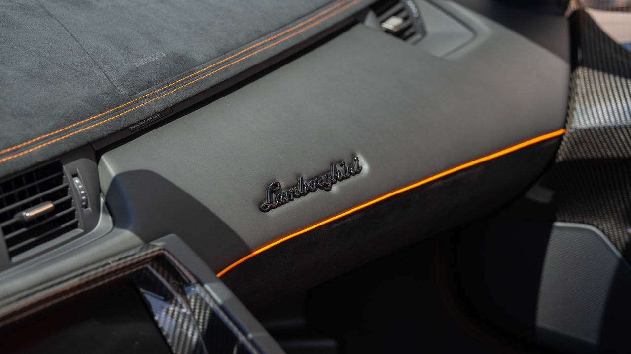 2017 Lamborghini Aventador