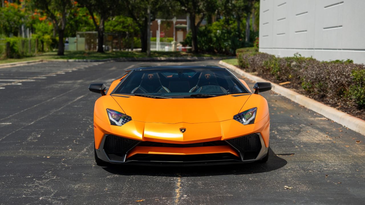 2017 Lamborghini Aventador