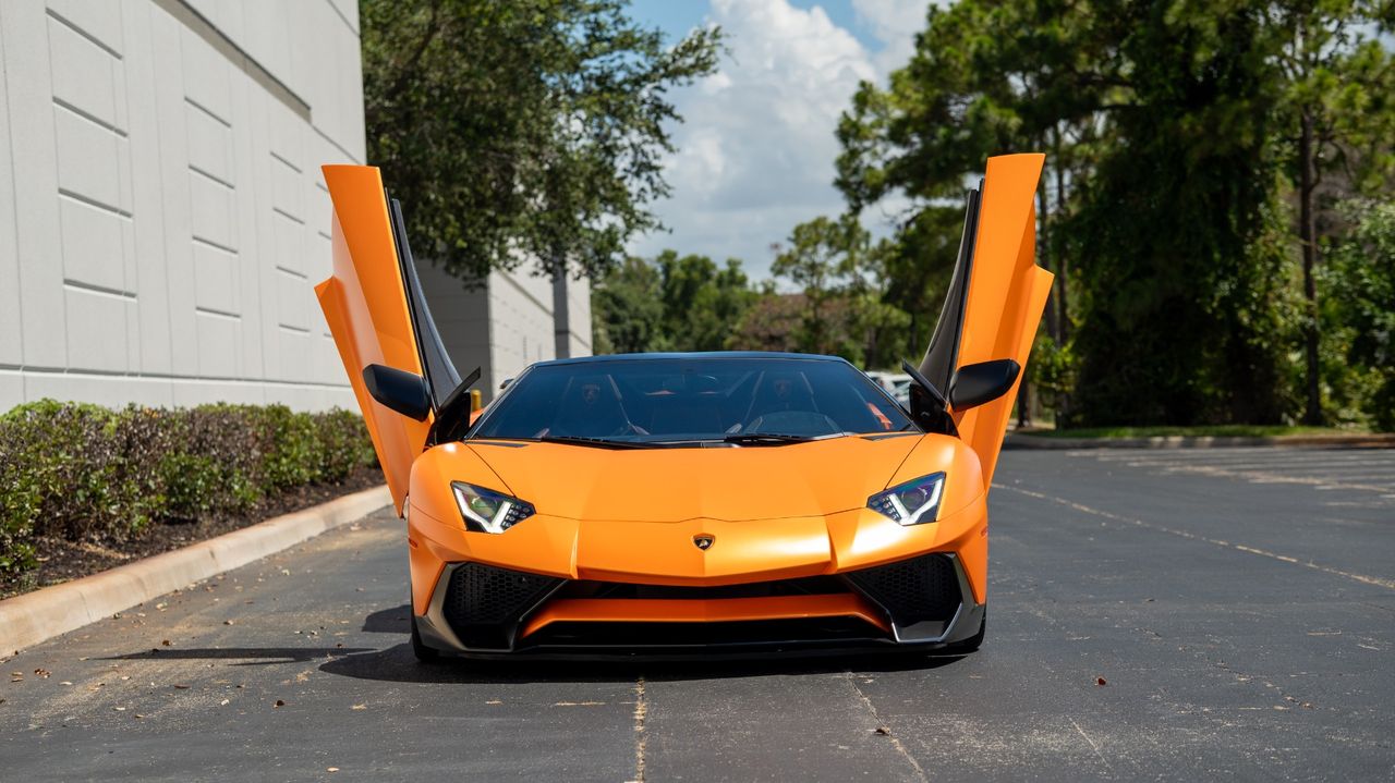 2017 Lamborghini Aventador
