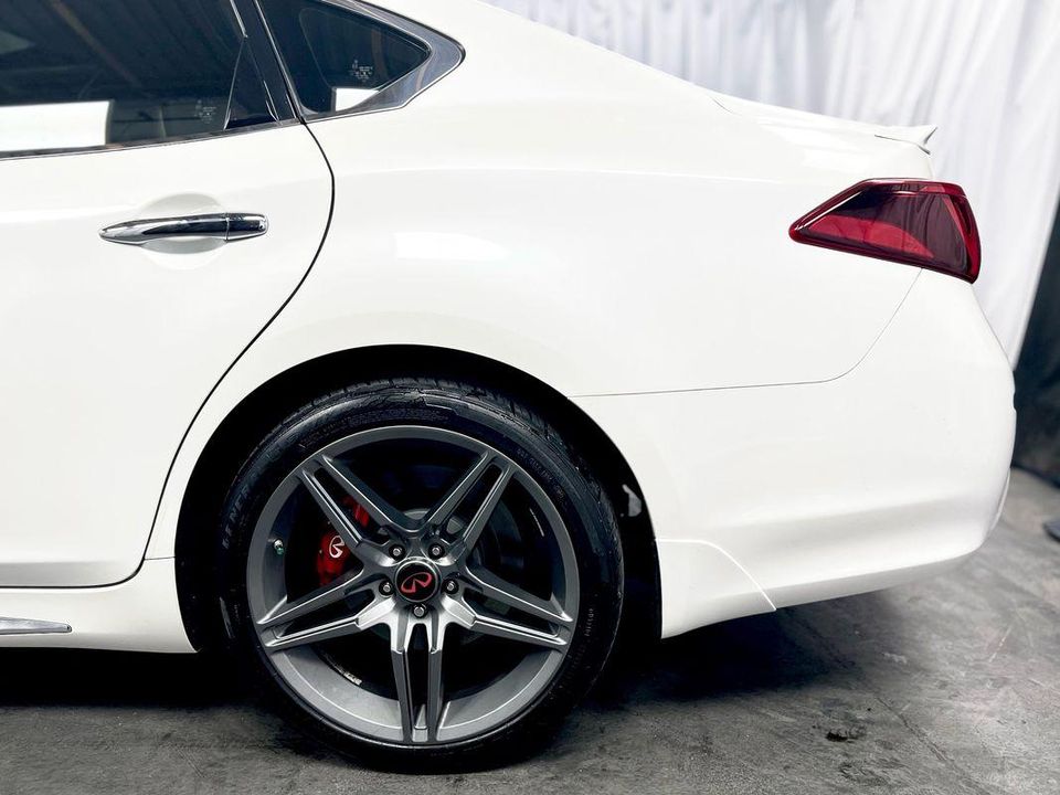 2016 INFINITI Q70L 5.6
