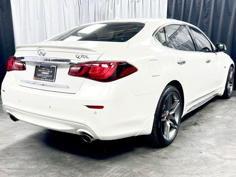 2016 INFINITI Q70L 5.6