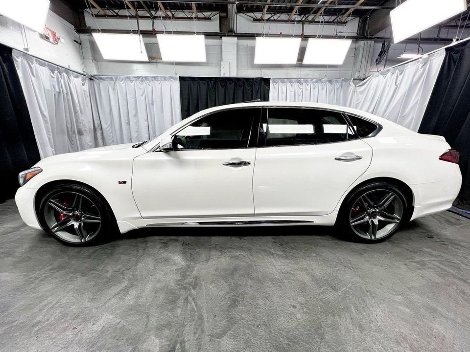 2016 INFINITI Q70L 5.6