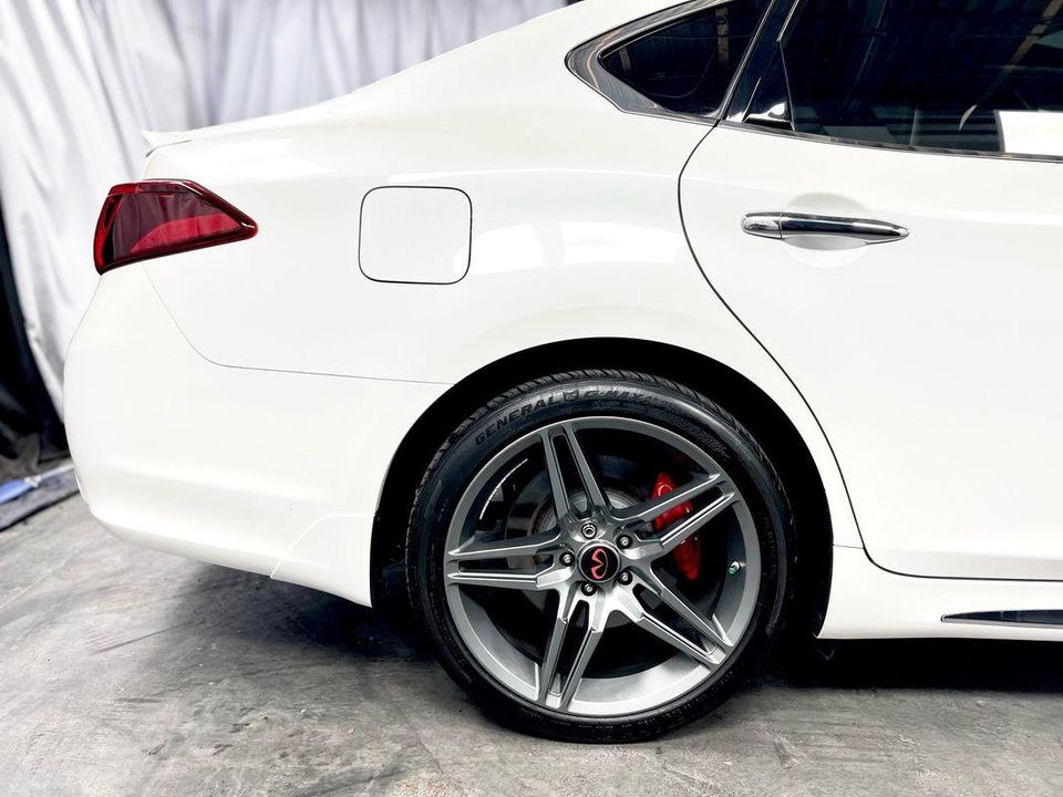 2016 INFINITI Q70L 5.6