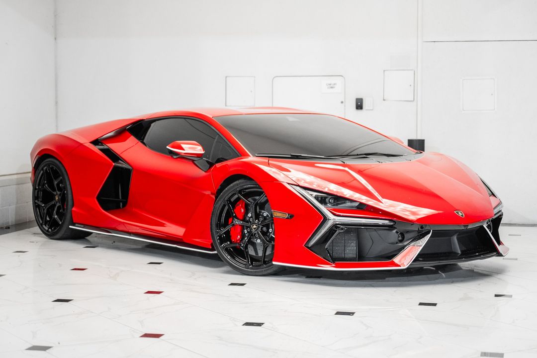 2024 Lamborghini Revuelto