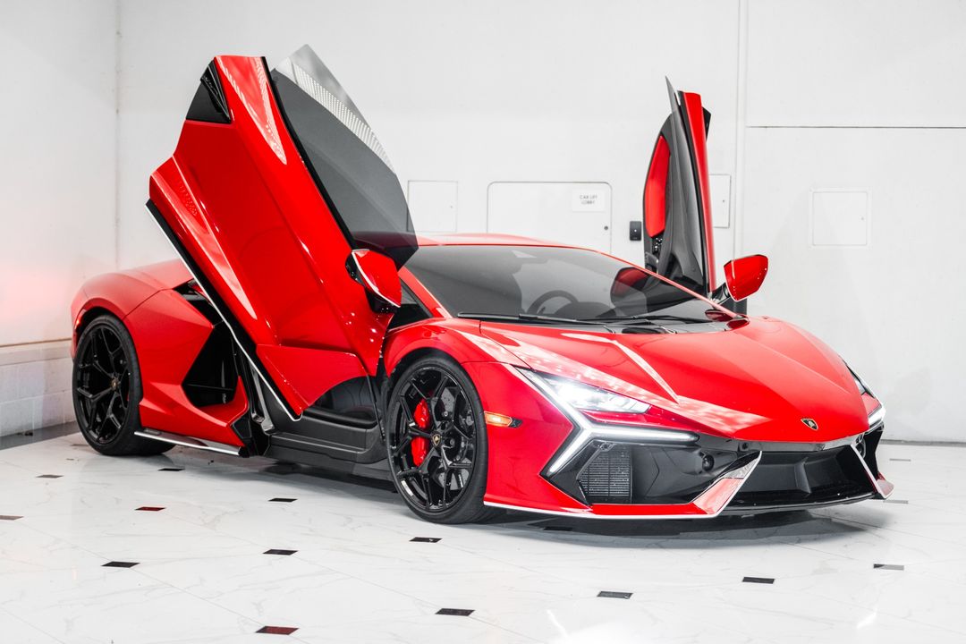 2024 Lamborghini Revuelto
