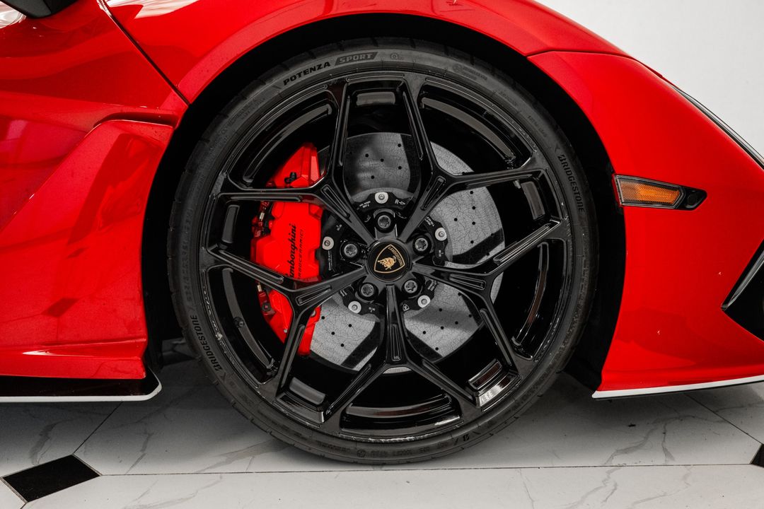 2024 Lamborghini Revuelto