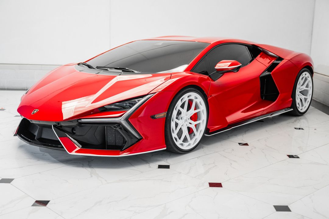 2024 Lamborghini Revuelto