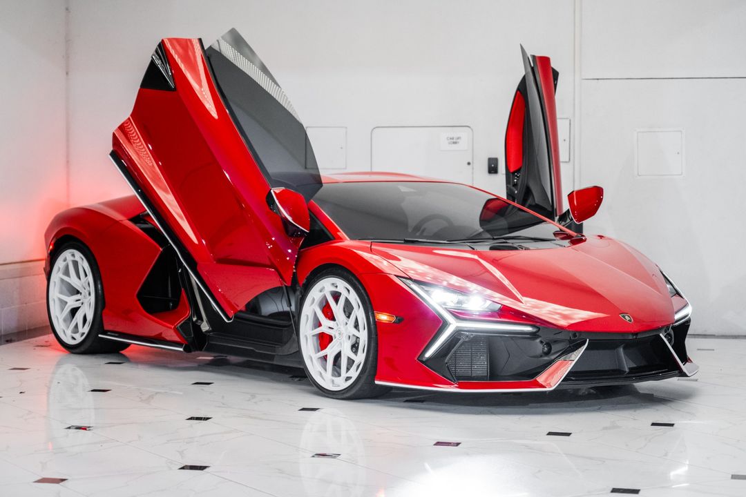 2024 Lamborghini Revuelto