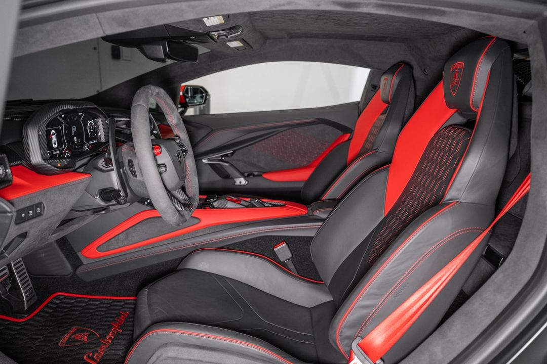 2024 Lamborghini Revuelto