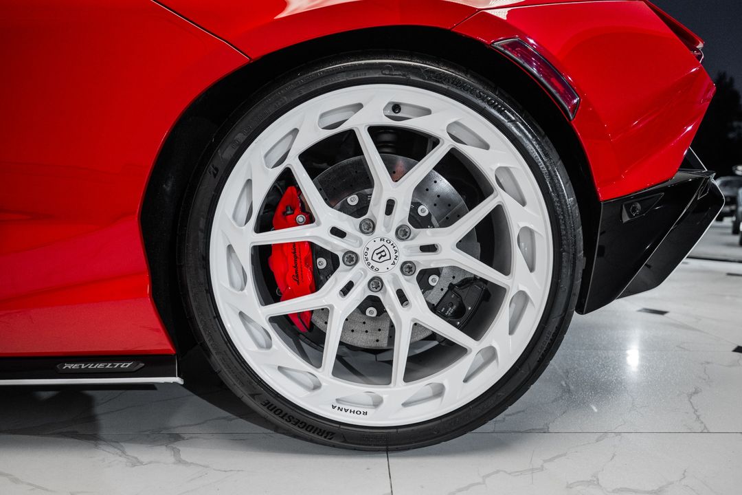 2024 Lamborghini Revuelto
