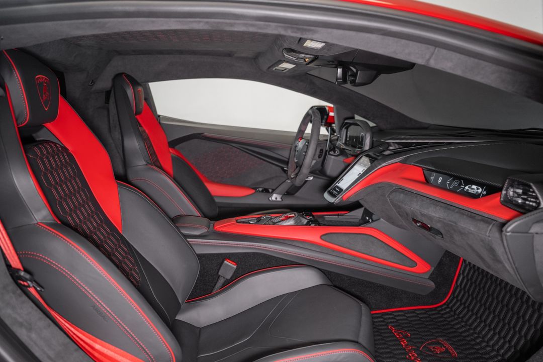 2024 Lamborghini Revuelto