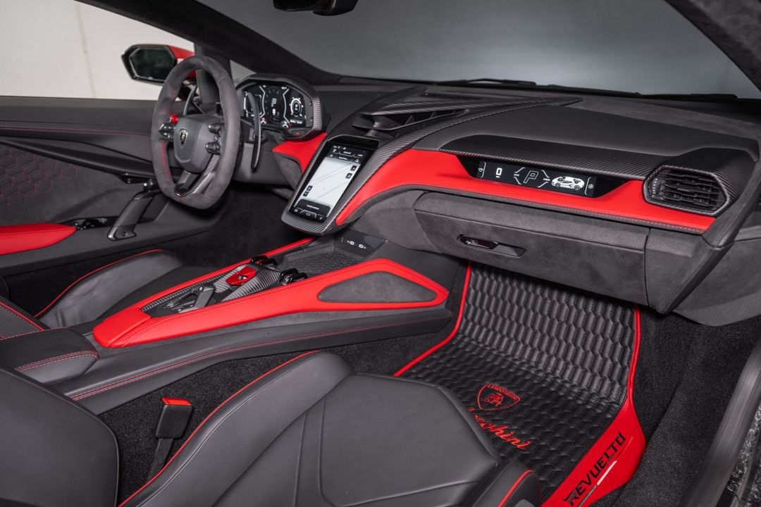 2024 Lamborghini Revuelto