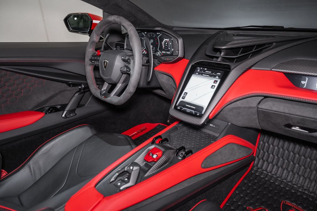 2024 Lamborghini Revuelto