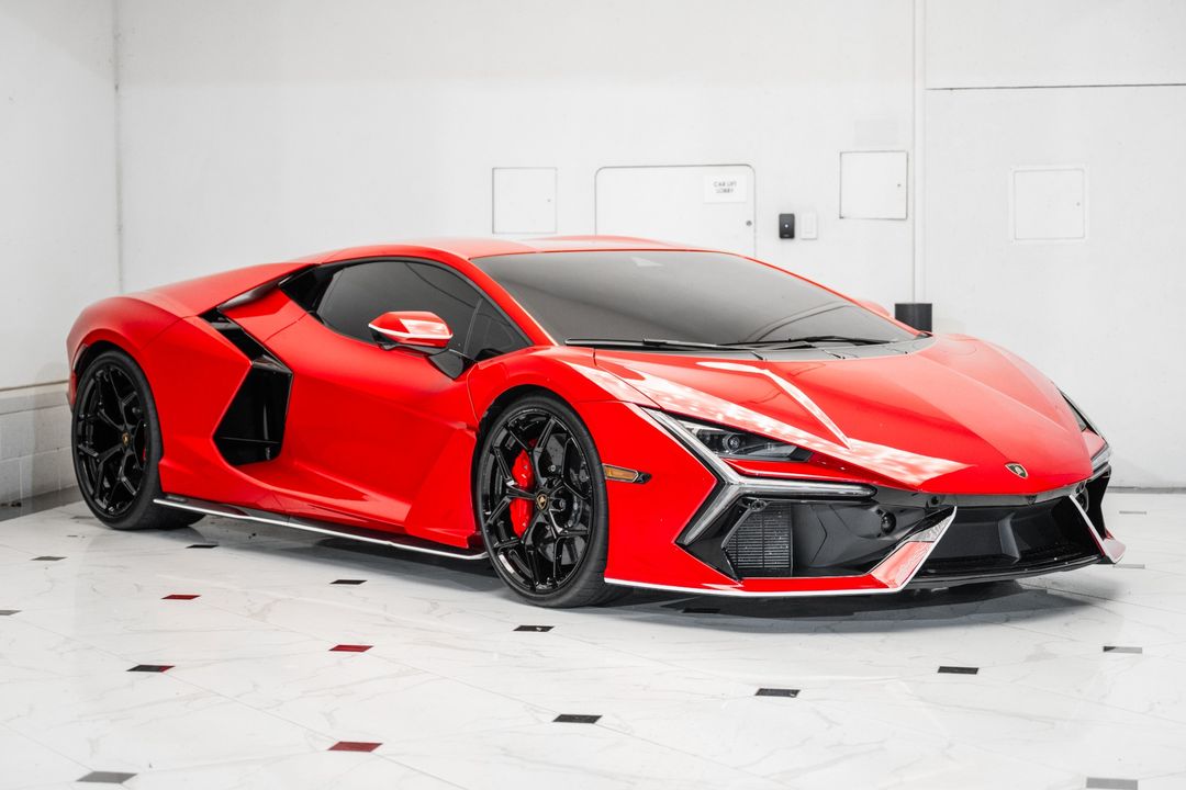 2024 Lamborghini Revuelto