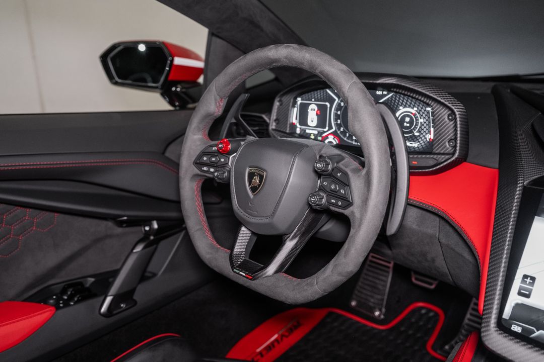 2024 Lamborghini Revuelto